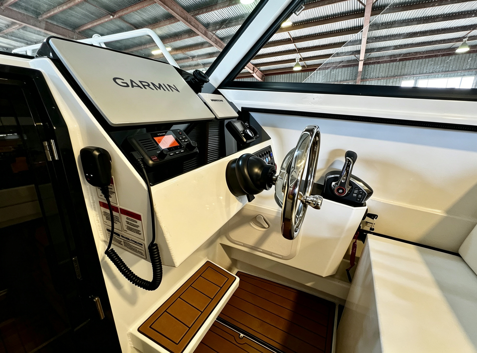 26FT Premium Thick-Bottom Aluminum Offshore Game Fishing Boat – Extended Hardtop Cabin Deep Sea Sport Vessel For 8 Passengers - 图片 3