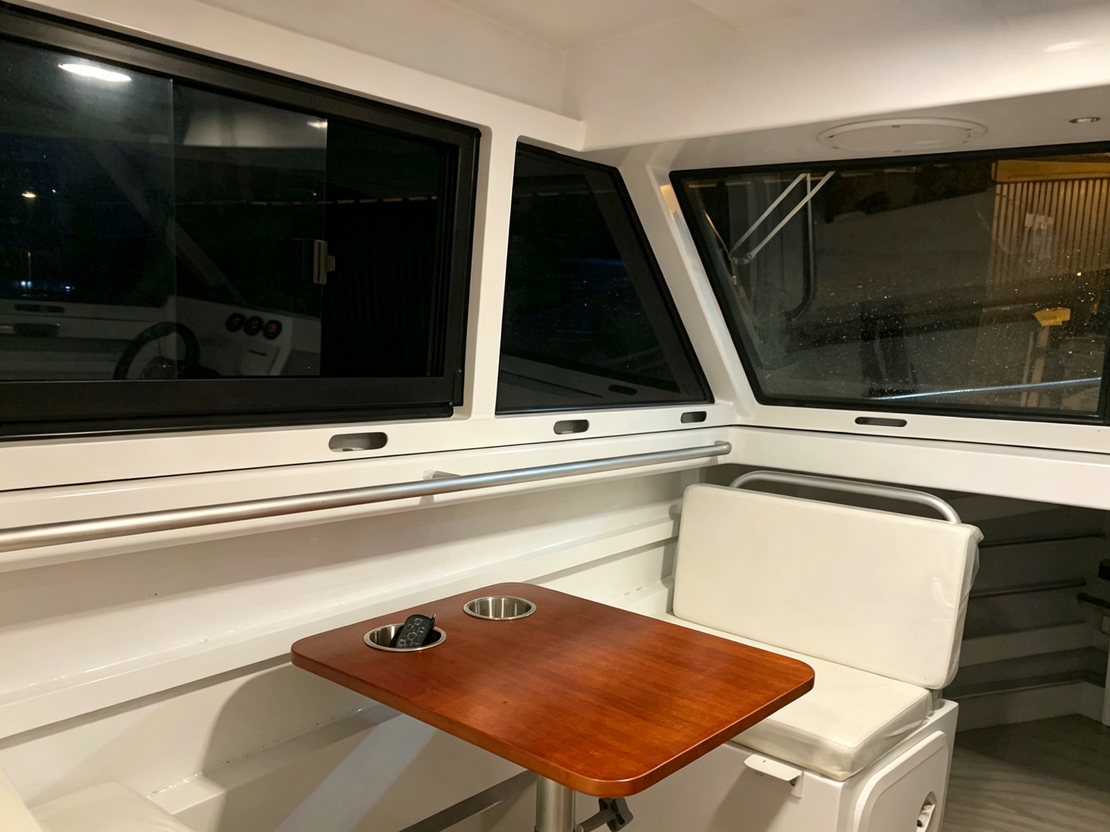 34FT Large Aluminum Offshore Pontoon Fishing Boat 8 Person Twin 200-300HP 550L Fuel Tank - 图片 6